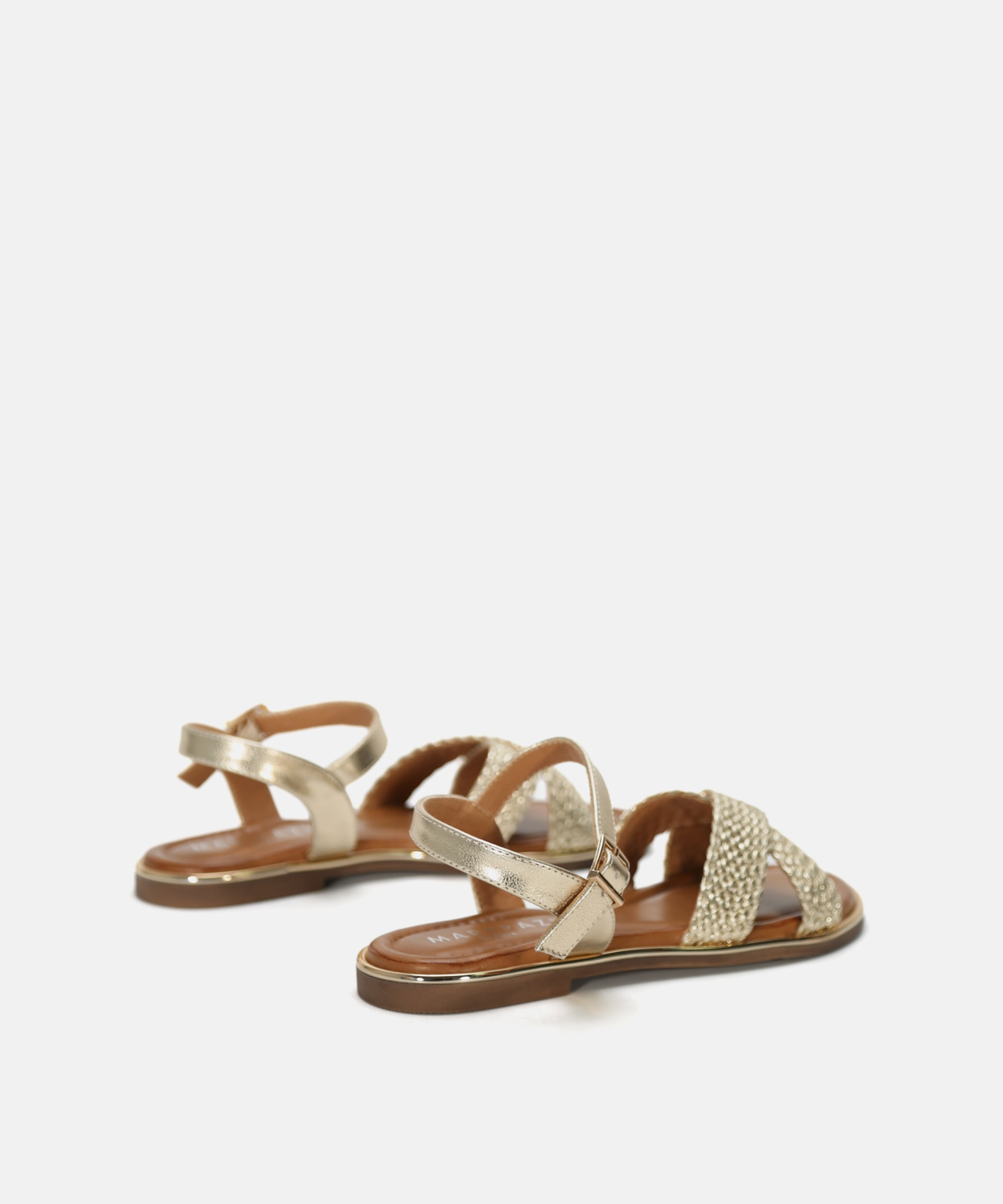 Sand&aacute;lia rasa entran&ccedil;ada image number null